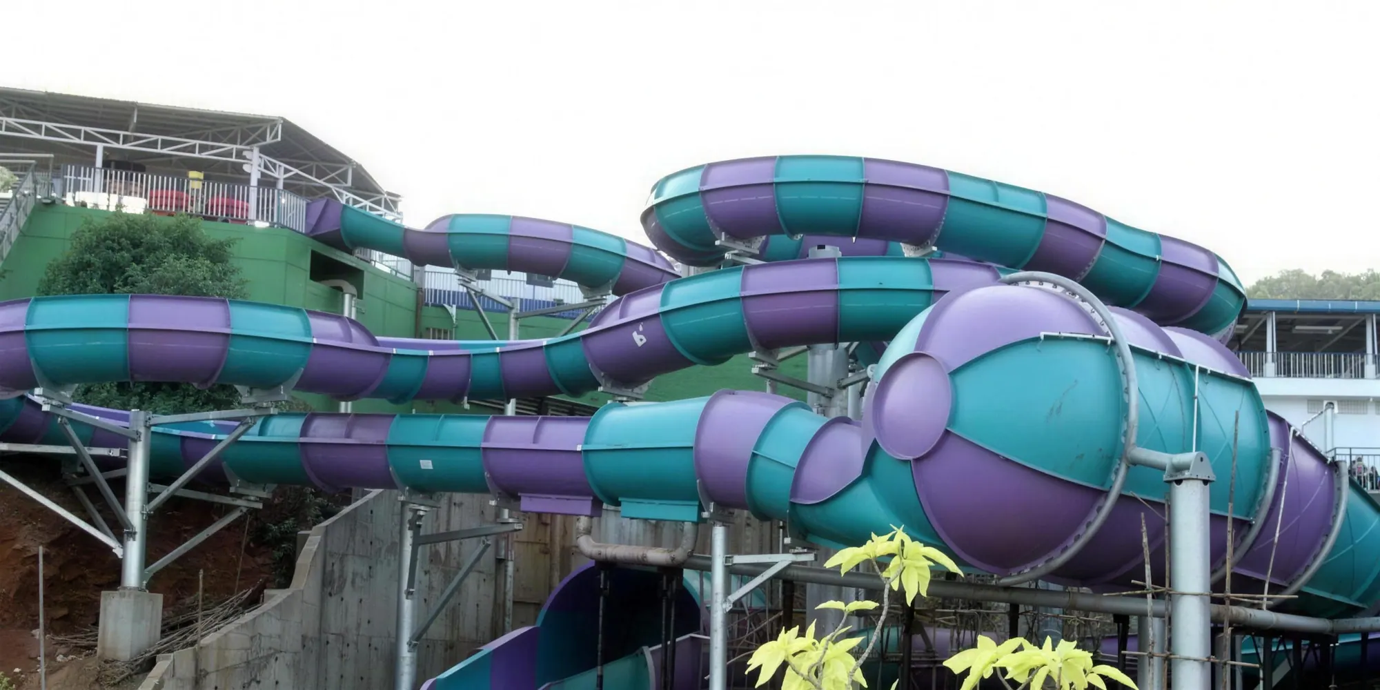 The Screamer water slide